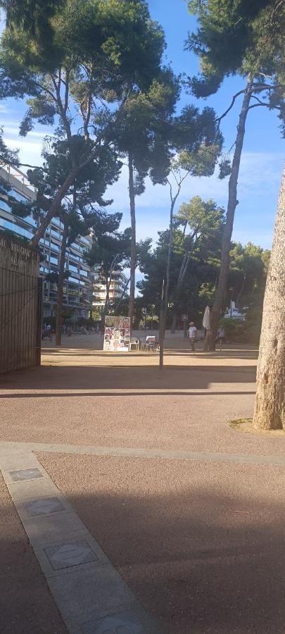 Chez Chantal 3 Chambres Au Centre Touristique De Salou Avec Garage Exterior photo