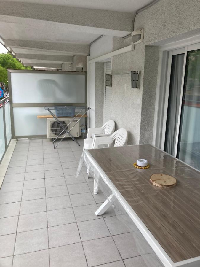 Chez Chantal 3 Chambres Au Centre Touristique De Salou Avec Garage Exterior photo